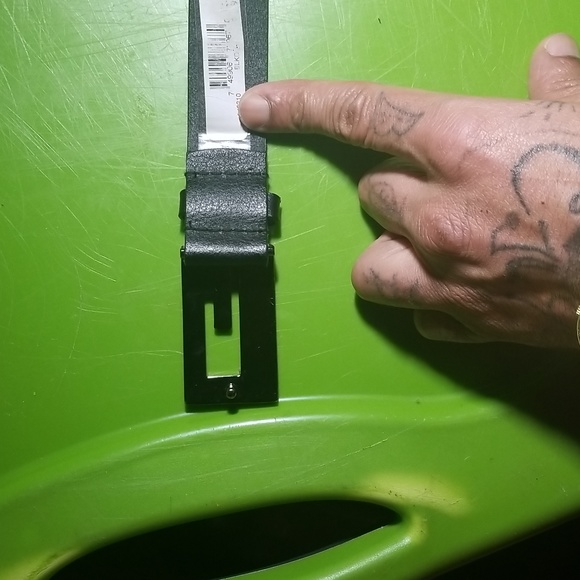 Females Guess Belt size 6 - Picture 3 of 3